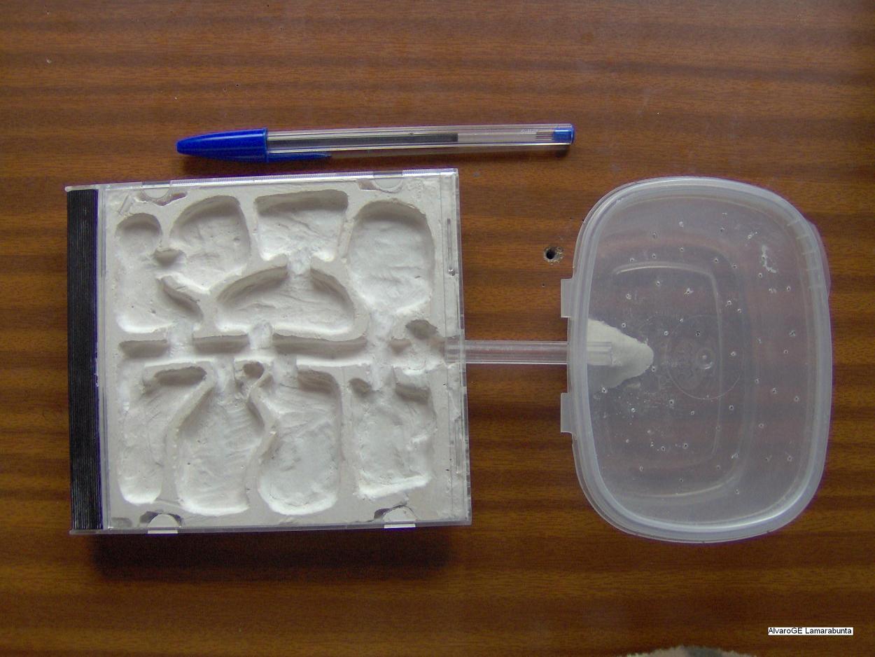 hormiguero CD con caja de F.