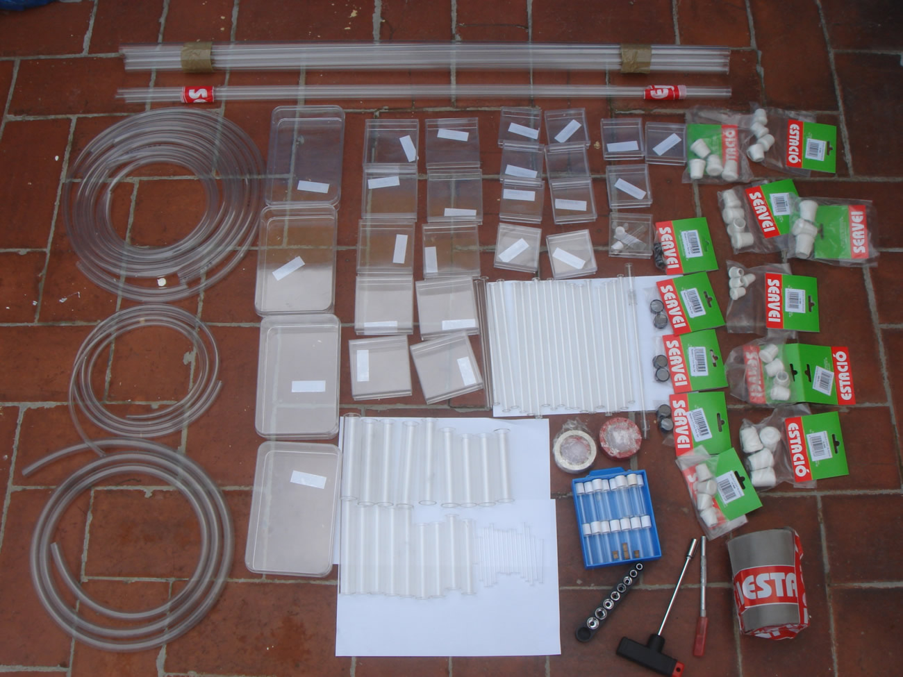 Material para fabricaci�n en serie de aspiradores entomol�gicos y nidos artificailes del tipo tubo de ensayo ampliado o de laboratorio